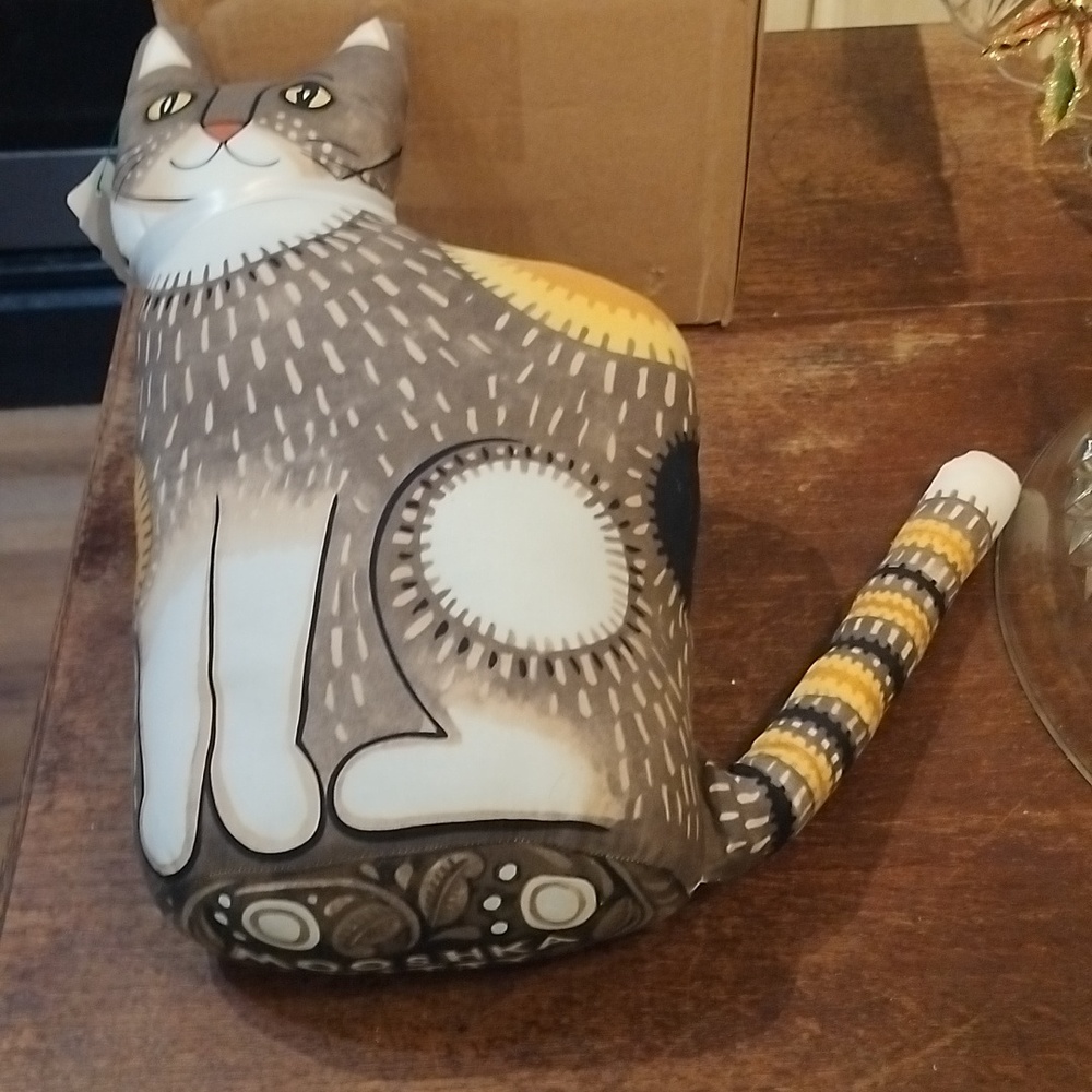 Mooshka Kitty stuffed cat/doorstop. D7GW4